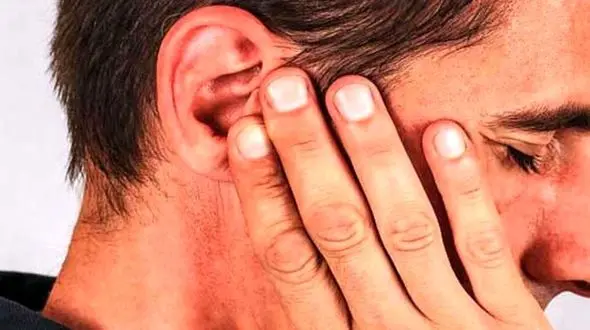 دلایل گرفتگی گوش + درمان