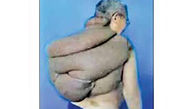 مرد لاک پشتی / این لاک 15 کیلو وزن دارد +  عکس