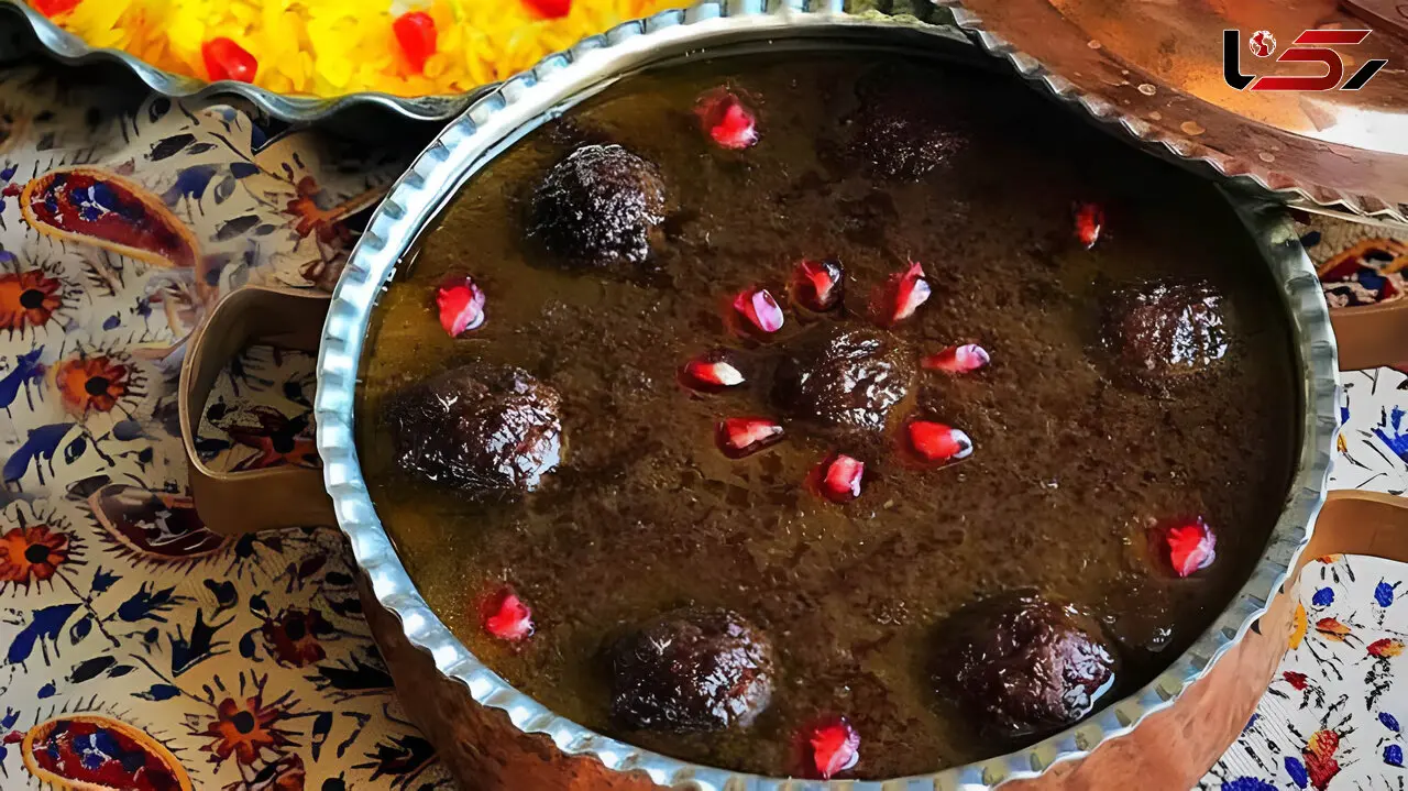 طرز تهیه فسنجون ملس؛ خورشت مجلسی و خوش‌ عطر ایرانی