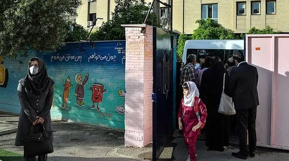 دکانی به نام مدرسه دولتی ! / دریافت پول شارژ برای نظافت کلاس از والدین!