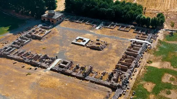 ببینید / نماهنگ بی کلام "سپیدار" از هنرمند برزو امیری و تصاویر مکان های دیدنی کرمانشاه + فیلم 