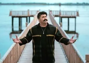 دانلود آهنگ عاشقانه «دو تا دل عاشق» از بهنام بانی/ لب دریا کنار تو دل من بی قرار + متن کامل