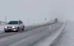 جاده های تهران در محاصره برف شدید / این مسیرها یخبندان هستند