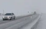 جاده های تهران در محاصره برف شدید / این مسیرها یخبندان هستند