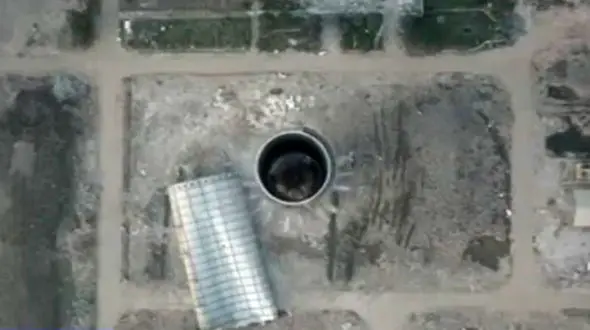 ببینید 2 دودکش غول پیکر را چگونه تخریب می کنند! + فیلم جالب