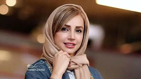 عکس زیرخاکی شبنم قلی خانی با لباس سنتی در دوران نوجوانی