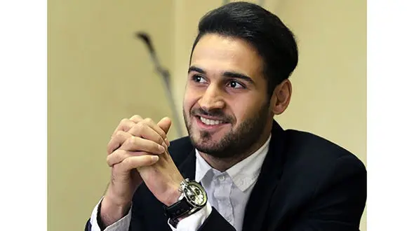 جذابیت بی آرایش همسر احمد نورالهی ! /  روی همسران فوتبالیست ها کم شد ! + عکس