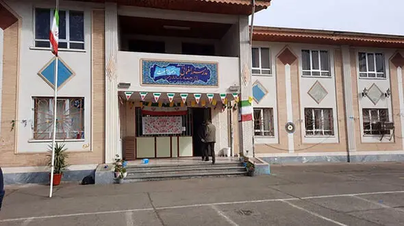 بدحالی ۳۹ دانش آموز در مدرسه دخترانه عصمت شاندرمن  /  فرماندار ماسال خبر داد