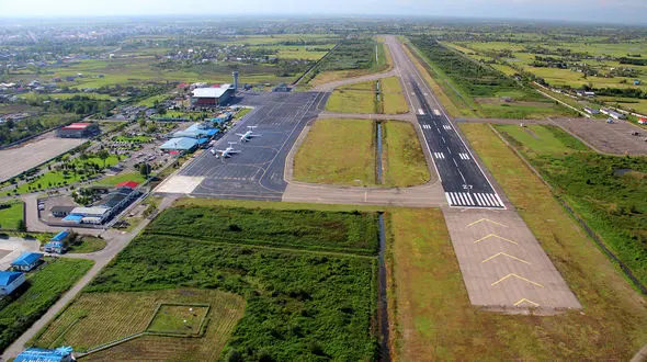 ببینید /  لحظۀ دیدنی فرود هواپیما در فرودگاه رشت + فیلم