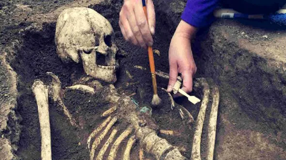 کشف جدید از قدیمی‌ترین انسان های زمینی / سن انسان یک میلیون سال بیشتر شد!