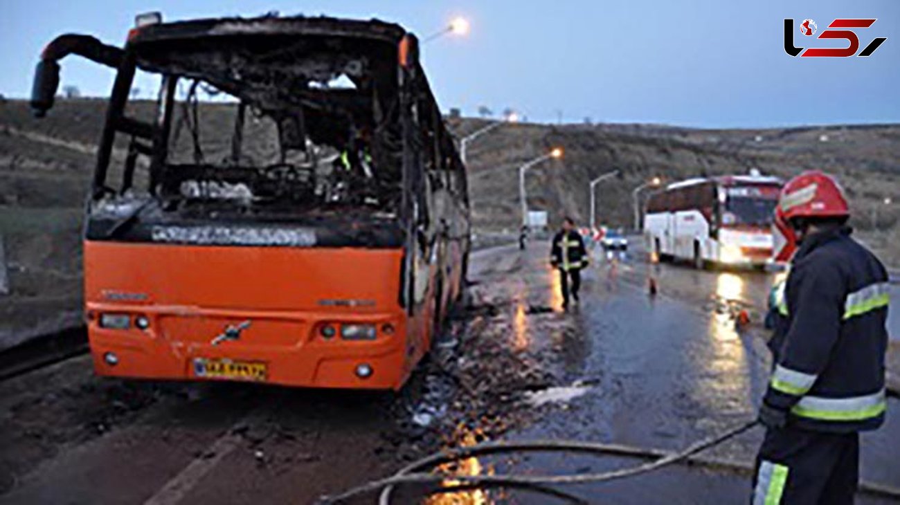 اتوبوس ولوو با 17 مسافر در آزادراه تهران-قم آتش گرفت