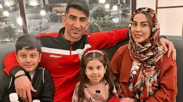  بارانا دختر علیرضا بیرانوند و اکرم بانو در اوج آمادگی جسمانی در نوجوانی اش/ شباهت اکرم بانو به دخترش در این سن و سال جدید + عکس
