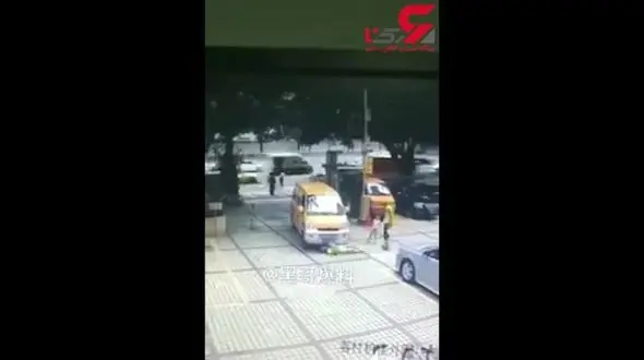 این زن به دروغ تصادف می کند! + تصویر واقعا عجیب