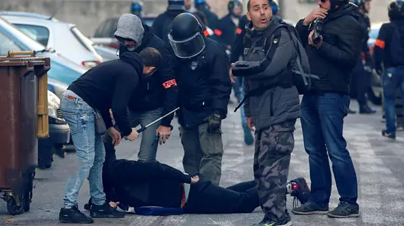 برخورد عجیب لباس شخصی‌ها با معاون قالیباف  ! /  ناسزاگویی زشت و سکوت پلیس !