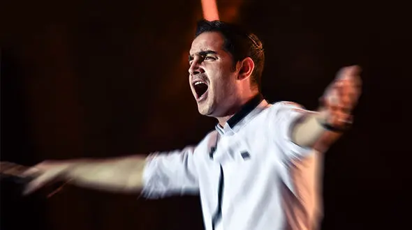 محسن یگانه مهاجرت کرد+ عکس