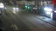 سرعت مرگبار راننده آئودی هنگام تصادف وحشتناک عابر پیاده را 30 متر در خیابان پرت کرد! +فیلم