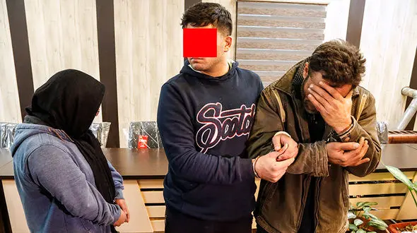 فیلم لحظه کشف جسد مرد تهرانی داخل بشکه اسید در لواسانات / یک زن و 2 مرد اعتراف کردند + جزییات