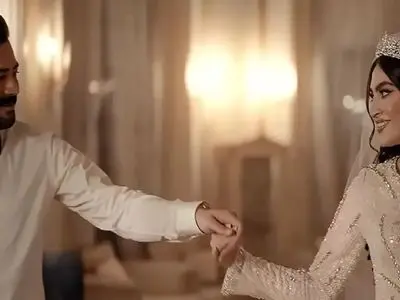 فیلم جدید / ذوق زده شدن عروس و دامادی مریم مومن در استقبال باشکوه در تالار عروسی / از ویولن نوازی ورود مراسم مریم مومن و سهیل قاصدی و برق نگاه های عروس با دیدن تجملات مراسم ...