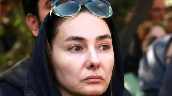 عکس؛ سفر به تاریخ؛ چهرۀ «هانیه توسلی» در 22 سالگی با لباس عروس در دومین فیلمش؛ سال 1380