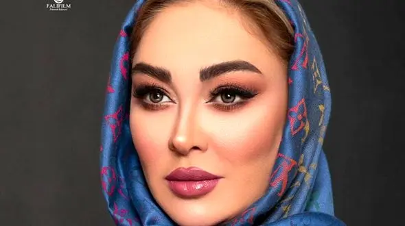 الهام حمیدی: روز عروسیم از شدت طوفان لباس و روسری ام را به زور نگهداشتم تا باد نبرد! /  نمیشد آن روز را کنسل کرد ! + فیلم