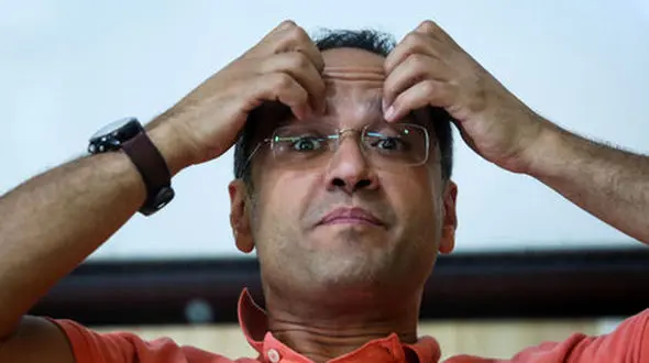 دوری رامبد جوان از مردم در اوج فقر  / بیا در خیابان ببین مردم نمی خندند !