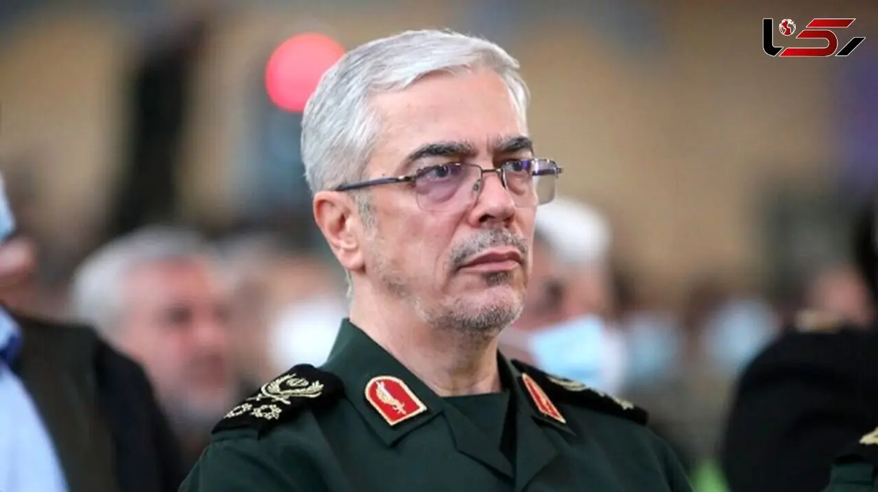 عکس  سفر به تاریخ /  «سرلشکر باقری» در کنار «پدر صنعت موشکی ایران» در جبهه / خاکی و خیلی جوان !