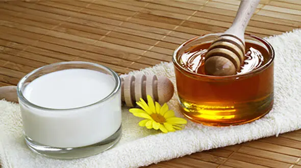 چرا نباید شیر داغ را با عسل بخوریم؟