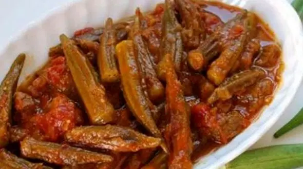 خوشمزه ترین خورش مرغ و بامیه خانگی+دستور پخت