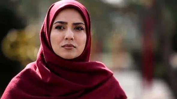 اولین عکس از مادر مونا کرمی /  بی شباهت و شیک تر از خانم بازیگر ! !