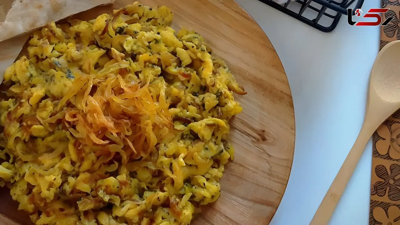 طرز تهیه املت سیب‌ زمینی و پنیر؛ صبحانه‌ ای سریع و خوشمزه برای 2 نفر