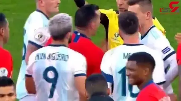 درگیری مسی وسط زمین فوتبال + فیلم