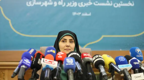 تاکید وزیر راه و شهرسازی بر نظارت بر قیمت بلیط هواپیما در ایام اربعین