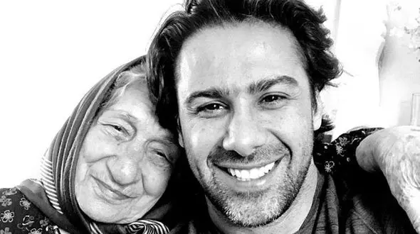 فرهاد مجیدی لباس عزادار پوشید + عکس
