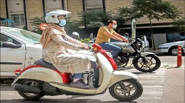 فیلم حادثه وحشتناک برای یک زن هنگام موتورسواری !