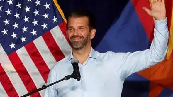 پسر ترامپ پدرش را به جنگ تشویق کرد + عکس