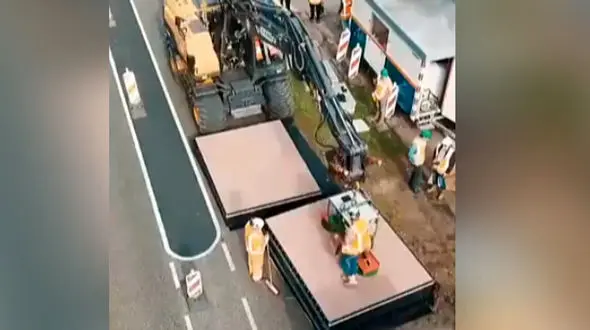 باورتان می شود این آسفالت زباله بوده است؟ + فیلم