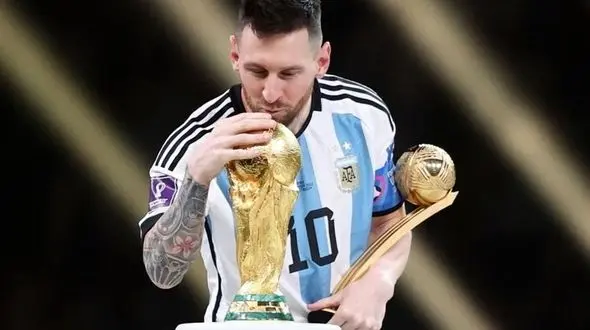 پیراهن مسی در جام جهانی به موزه فیفا رفت + عکس