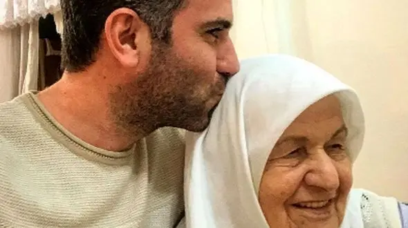 خونه زندگی زیبا و اصیل مادربزرگ هوتن شکیبا با چیدمان سنتی و آنتیک / پر از حس خوب و آرامش‌و نوستالژی+عکس