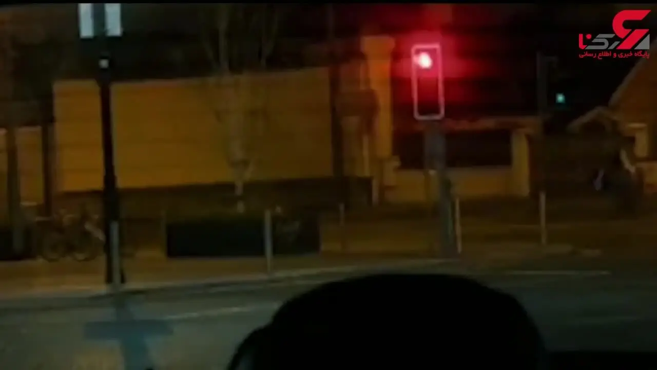 تصادف خنده دار دوچرخه سوار با ماشین پارک شده + فیلم