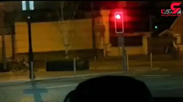 تصادف خنده دار دوچرخه سوار با ماشین پارک شده + فیلم