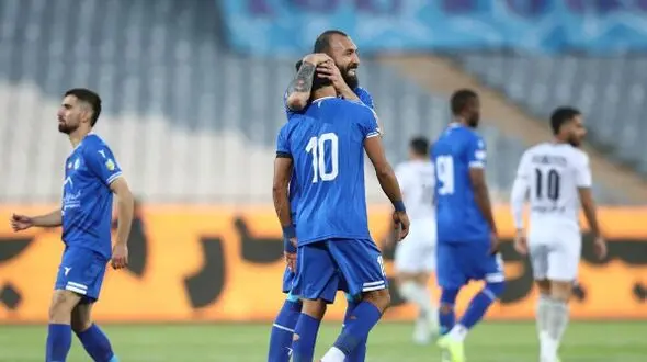 دو غایب قطعی استقلال برابر چادرملو