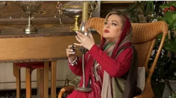 عکس ها / نگاهی به چیدمان متفاوت و شاهانه  خانه «بهاره رهنما» / از تختخواب ماساژوردار تا مبلمان مدرن و پرده‌های اعیانی تا دیوارهای آجری و تابلوهای رنگارنگ