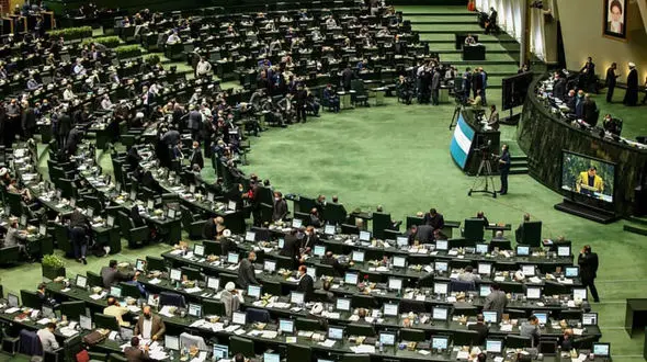 فاطمی امین اسامی نمایندگان تهدیدکننده را به وزارت اطلاعات تحویل دهد