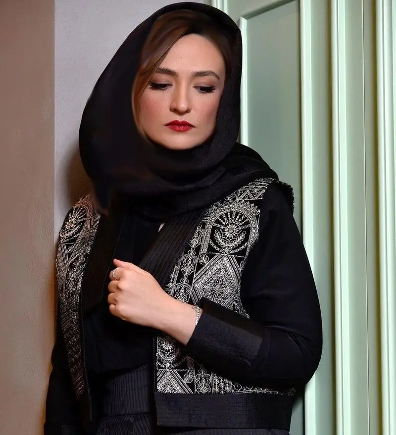 گلاره عباسی