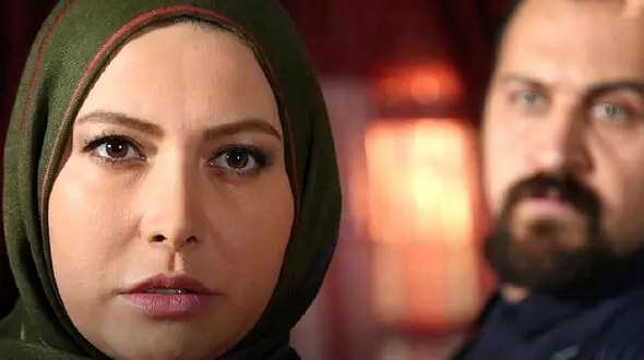 «پری سیما» سریال ستایش با تیپ و استایلی متفاوت در استانبول ترکیه+عکس
