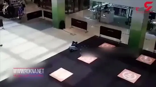 فیلم لحظه سقوط مرگبار فروشنده هنگام گرفتن عکس یادگاری!