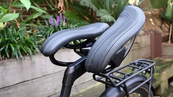 ساخت دوچرخه با زین دوتکه برای رهایی از درد نشیمنگاه