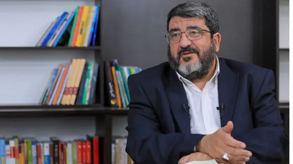 تو که تاره از تخم درآمده ای ، فرماندهان نظامی را مسخره می کنی؟