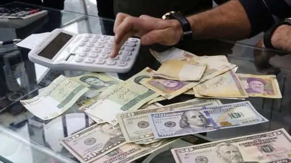 چرا با کاهش نرخ ارز، قیمت کالاها پایین نمی‌آید؟ 