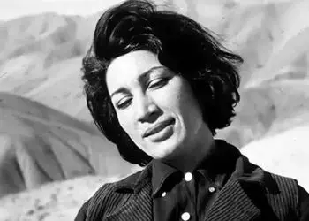 فیلم اشعار فاخر/ شعری جانگداز از فروغ فرخزاد با صدای خسته اش